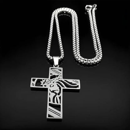 Collar Cruz de Acero Inoxidable: Estilo, Fe y Presencia en una sola pieza